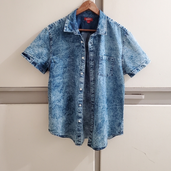 Short Sleeved Tie Dye Shirt - Picture 3 of 9